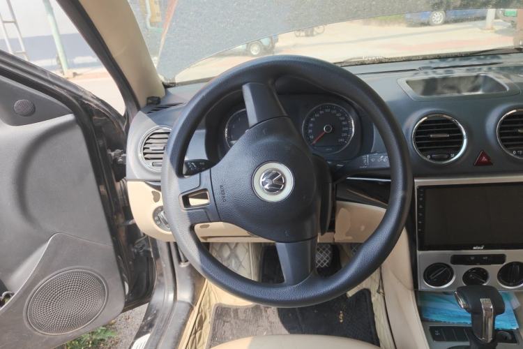 Used Volkswagen Lavida 2011 1.4 TSI DSG Prestige Edition Steering Wheel