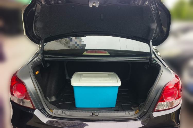 Used Volkswagen Lavida 2011 1.6L Automatic PinYou Edition Trunk