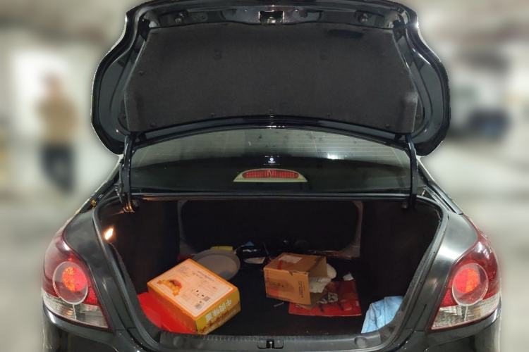 Used Volkswagen Lavida 2011 1.6L Automatic PinYou Edition Trunk