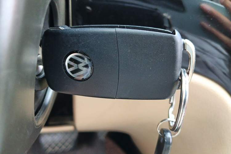 Used Volkswagen Lavida 2011 1.6L Automatic Premium Edition Vehicle Key