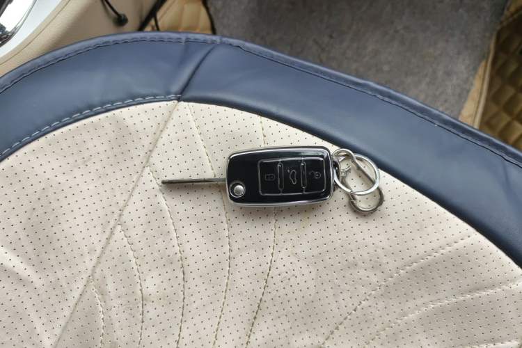 Used Volkswagen Lavida 2011 1.6L Automatic Premium Edition Vehicle Key