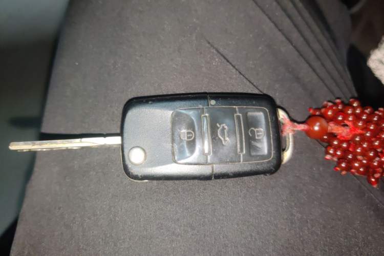 Used Volkswagen Lavida 2011 1.6L Automatic Premium Edition Vehicle Key