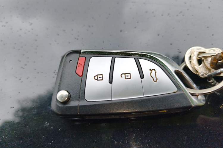 Used Volkswagen Lavida 2011 1.6L Manual Joy Version Vehicle Key