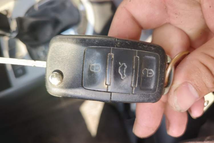 Used Volkswagen Lavida 2011 1.6L Automatic Premium Edition Vehicle Key