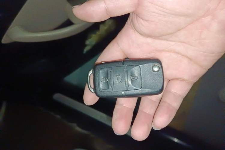 Used Volkswagen Lavida 2011 1.6L Automatic Premium Edition Vehicle Key