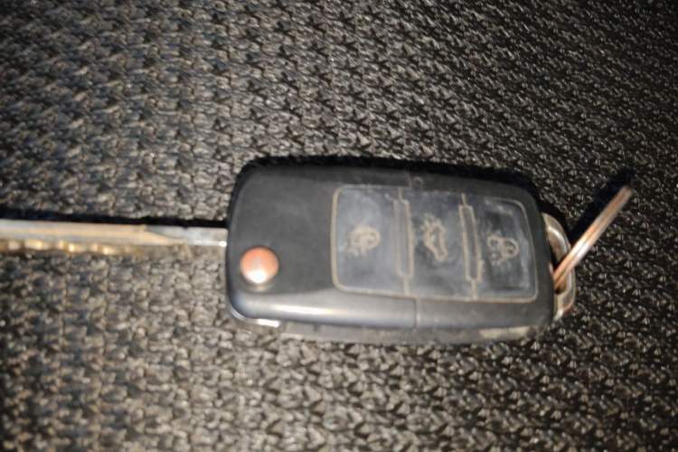 Used Volkswagen Lavida 2011 1.6L Automatic Premium Edition Vehicle Key