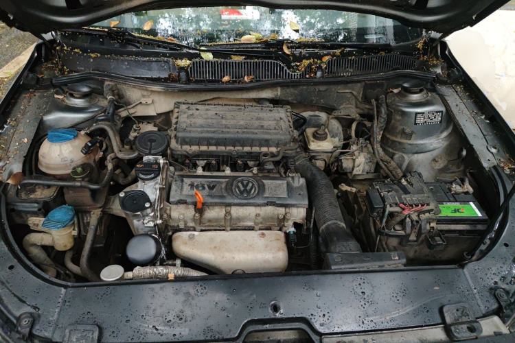Used Volkswagen Lavida 2011 1.6L Automatic Premium Edition Engine Bay