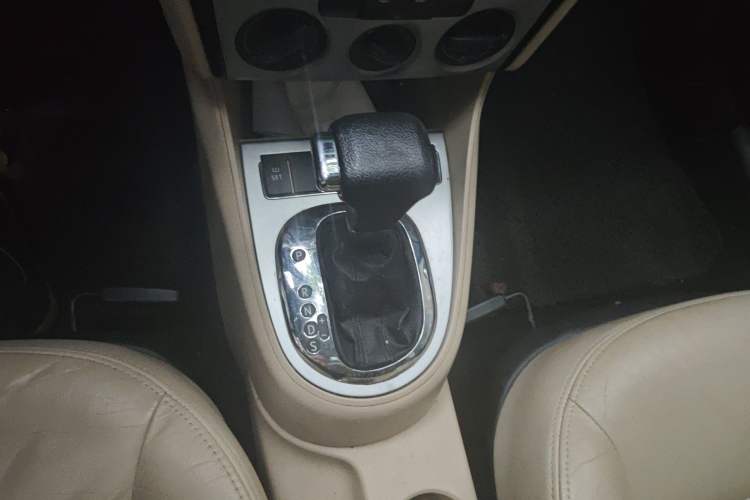 Used Volkswagen Lavida 2011 1.6L Automatic Premium Edition Gear Lever