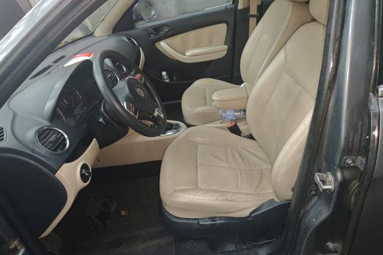 Used Volkswagen Lavida 2011 1.6L Automatic Premium Edition Left Front Seat