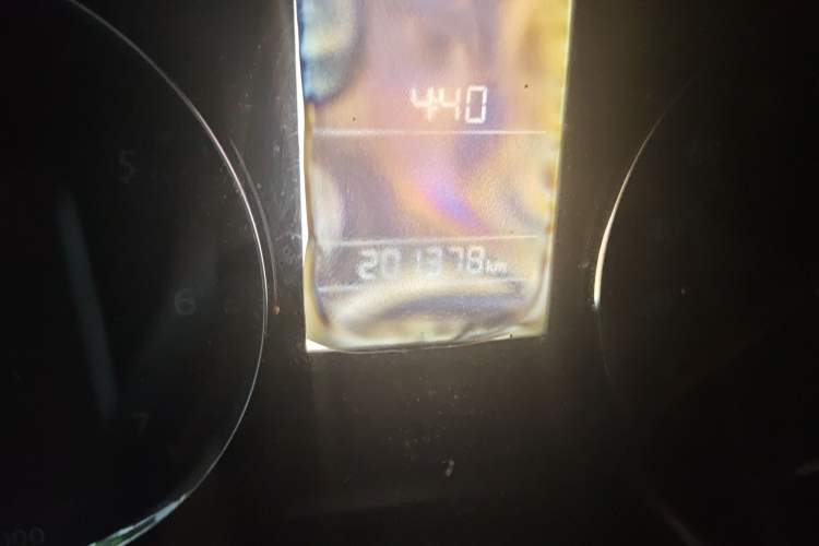 Used Volkswagen Lavida 2011 1.6L Automatic Premium Edition Odometer Close Up