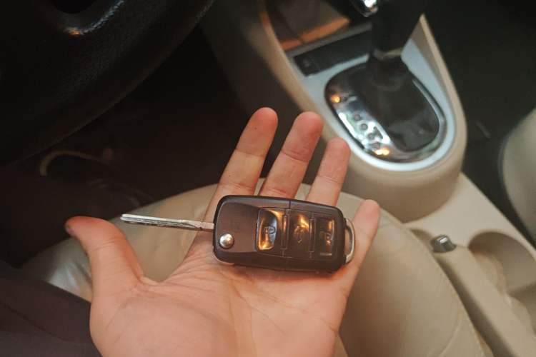 Used Volkswagen Lavida 2011 1.6L Automatic Premium Edition Vehicle Key
