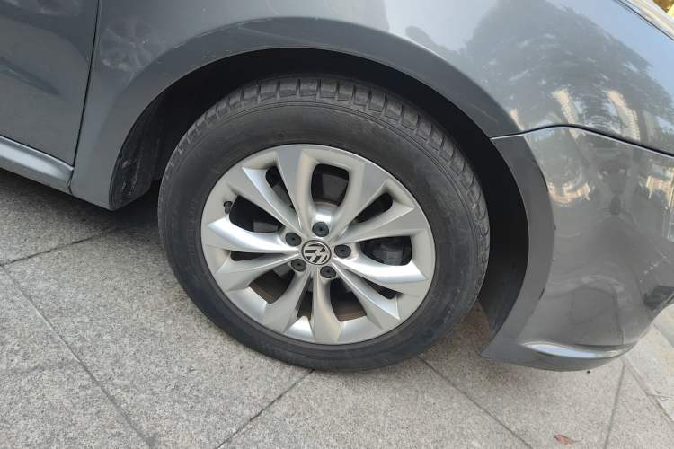 Used Volkswagen Lavida 2011 1.6L Automatic Pinxuan Edition Exterior 7