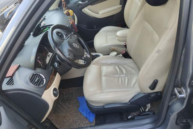Used Volkswagen Lavida 2011 1.6L Automatic Pinxuan Edition Left Front Seat