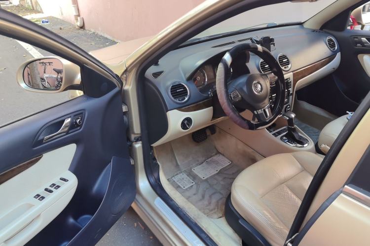 Used Volkswagen Lavida 2011 1.4 TSI DSG Prestige Edition Driver Seat