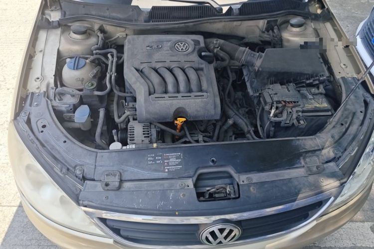 Used Volkswagen Lavida 2011 2.0L Automatic Premium Edition Engine Bay