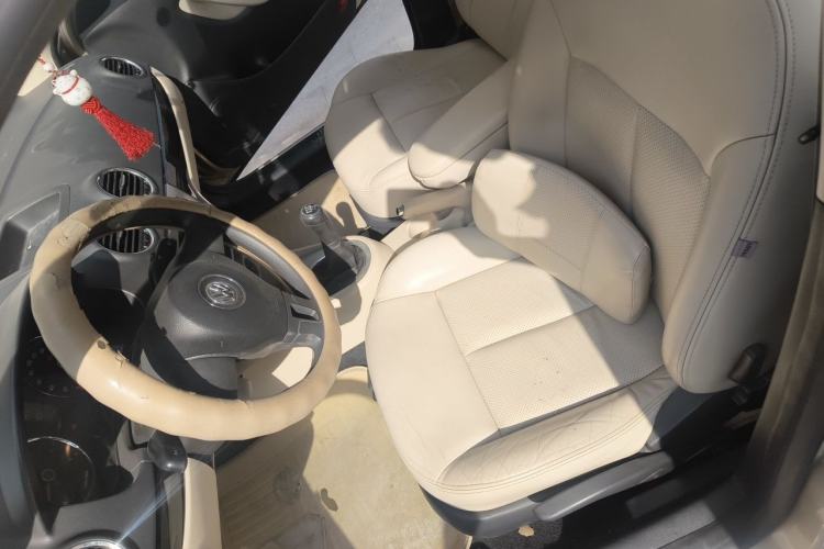 Used Volkswagen Lavida 2011 1.6L Manual - Premium Edition Left Front Seat
