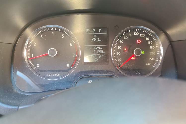 Used Volkswagen Lavida 2011 1.4 TSI DSG Prestige Edition Odometer Close Up