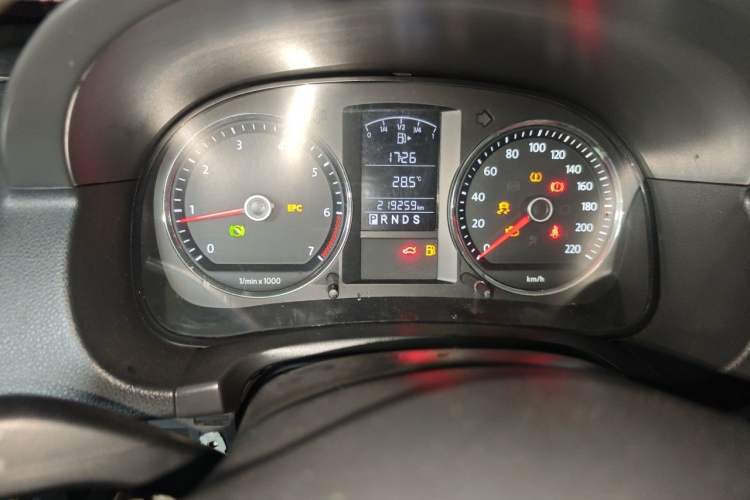 Used Volkswagen Lavida 2011 1.6L Automatic Premium Edition Odometer Close Up