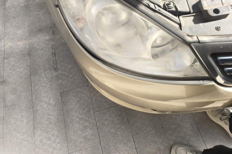 Used Volkswagen Lavida 2011 1.6L Manual - Premium Edition Right Front Headlight