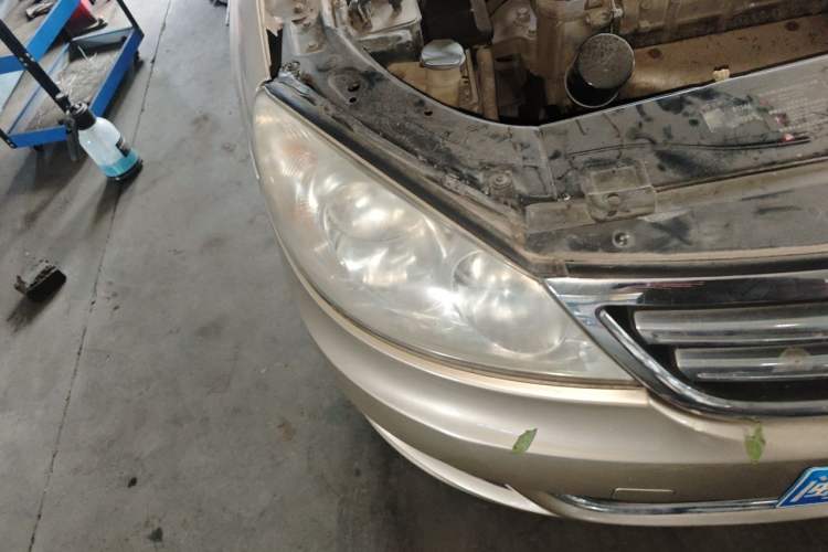 Used Volkswagen Lavida 2011 1.6L Automatic Premium Edition Right Front Headlight