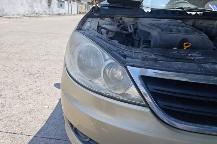 Used Volkswagen Lavida 2011 2.0L Automatic Premium Edition Right Front Headlight