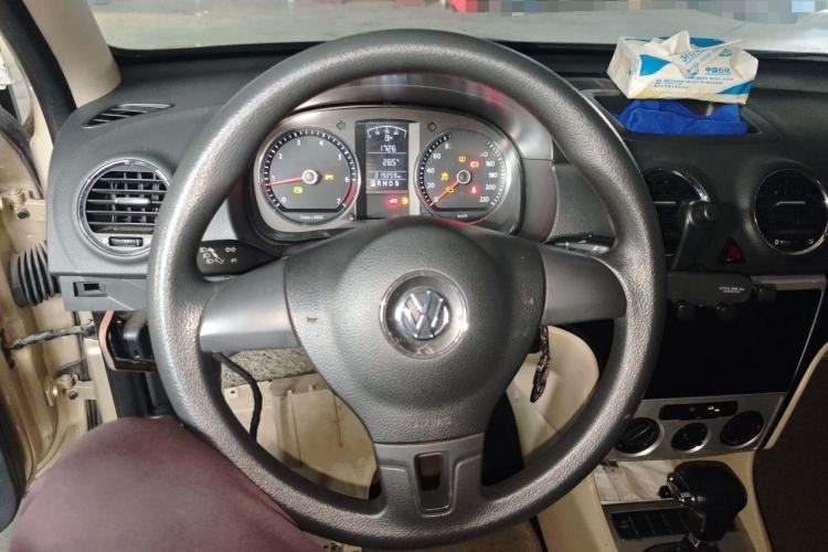 Used Volkswagen Lavida 2011 1.6L Automatic Premium Edition Steering Wheel