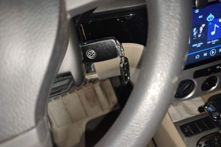 Used Volkswagen Lavida 2011 1.6L Automatic Premium Edition Vehicle Key