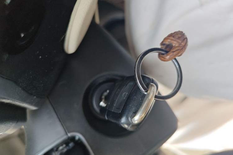 Used Volkswagen Lavida 2011 2.0L Automatic Premium Edition Vehicle Key