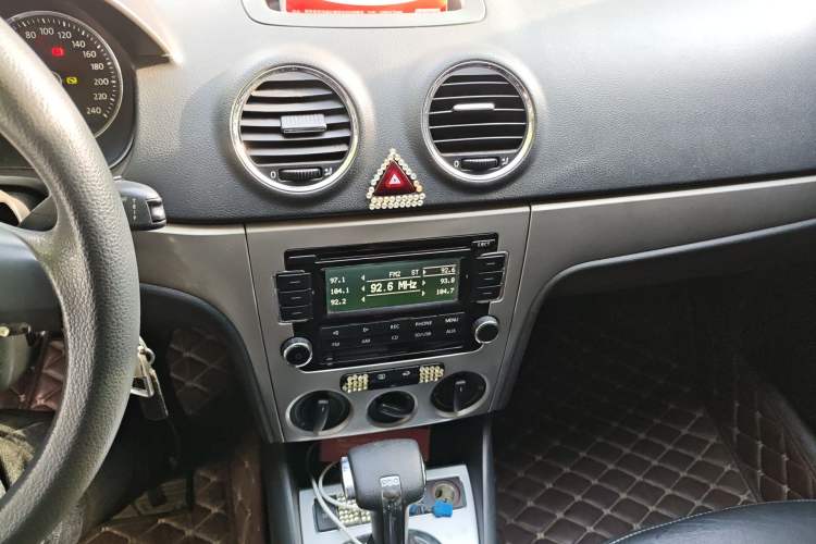 Used Volkswagen Lavida 2011 1.4 TSI DSG Prestige Edition Audio And AC Panel