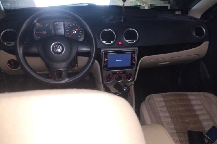 Used Volkswagen Lavida 2011 1.6L Manual Joy Version Center Console