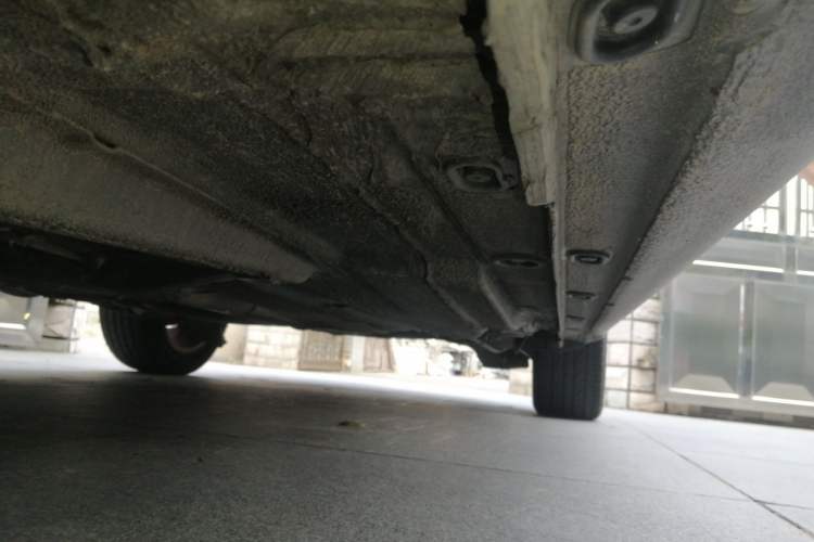 Used Volkswagen Lavida 2011 1.6L Automatic Premium Edition Chassis Front Left