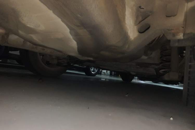 Used Volkswagen Lavida 2011 1.6L Automatic Premium Edition Chassis Rear Right