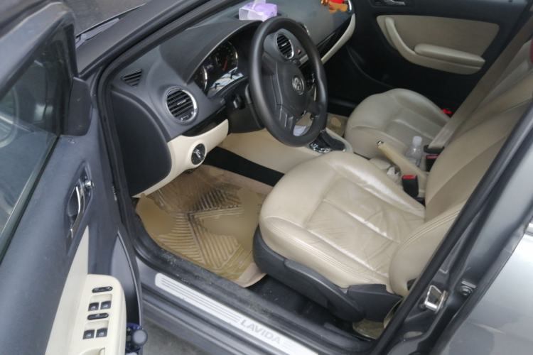Used Volkswagen Lavida 2011 1.6L Automatic Premium Edition Driver Seat