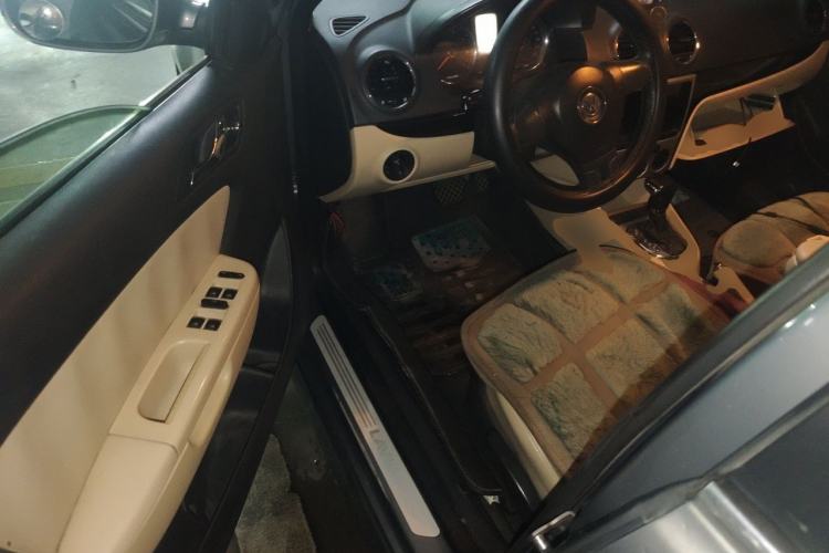 Used Volkswagen Lavida 2011 1.6L Automatic Premium Edition Driver Seat