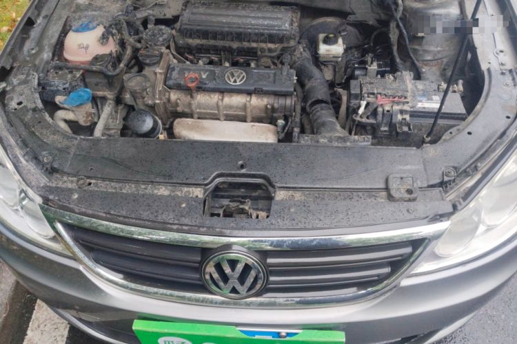 Used Volkswagen Lavida 2011 1.6L Manual Joy Version Engine Bay
