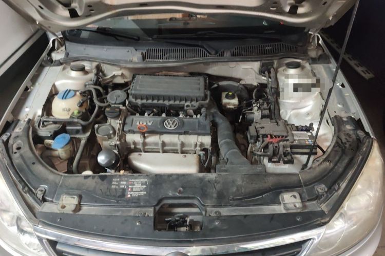 Used Volkswagen Lavida 2011 1.6L Automatic PinYou Edition Engine Bay