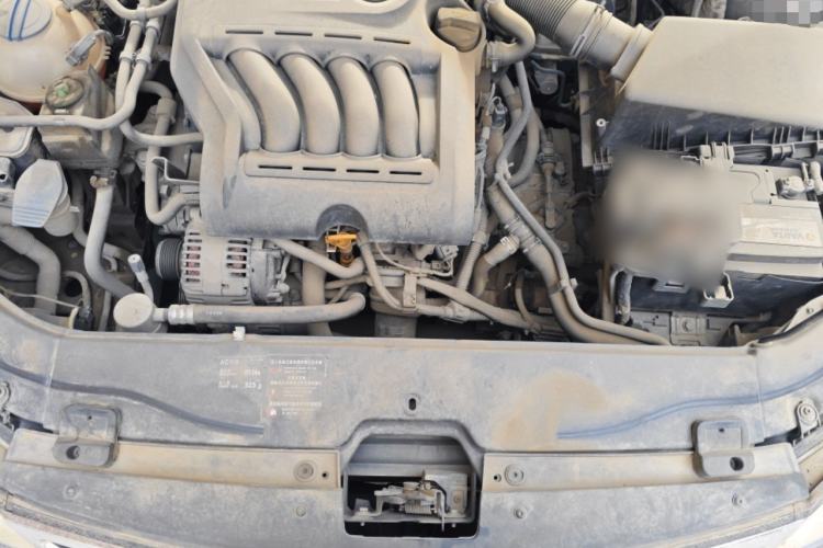 Used Volkswagen Lavida 2011 2.0L Automatic Premium Edition Engine Bay
