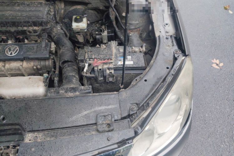 Used Volkswagen Lavida 2011 1.6L Manual Joy Version Engine Bay Left