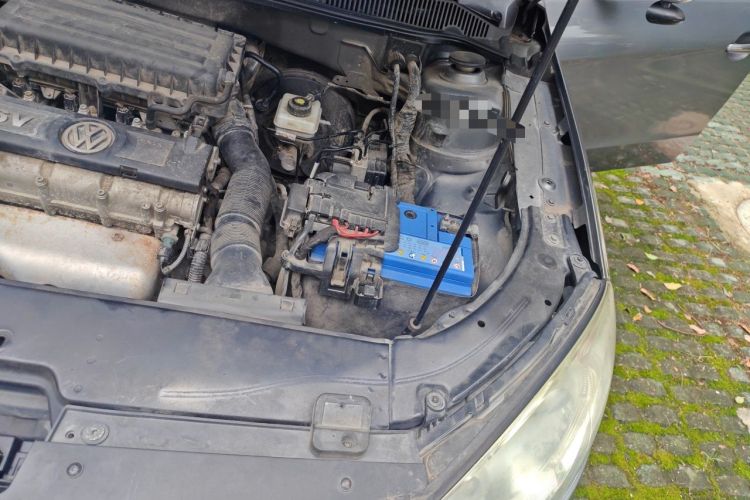 Used Volkswagen Lavida 2011 1.6L Automatic Premium Edition Engine Bay Left