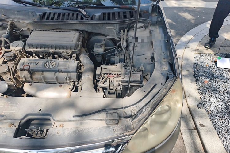 Used Volkswagen Lavida 2011 1.6L Manual - Premium Edition Engine Bay Left