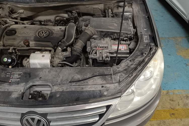 Used Volkswagen Lavida 2011 1.4 TSI DSG Prestige Edition Engine Bay Left