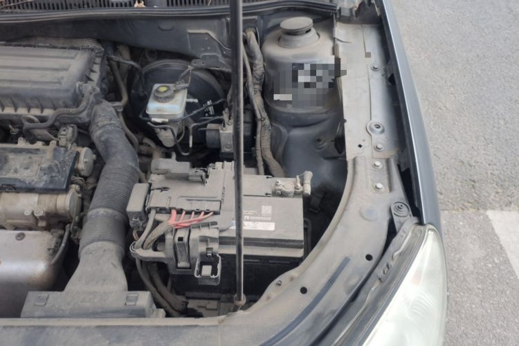 Used Volkswagen Lavida 2011 1.6L Automatic Premium Edition Engine Bay Left