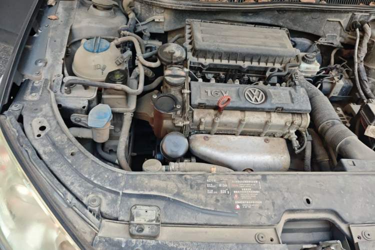 Used Volkswagen Lavida 2011 1.6L Automatic Premium Edition Engine Bay Right