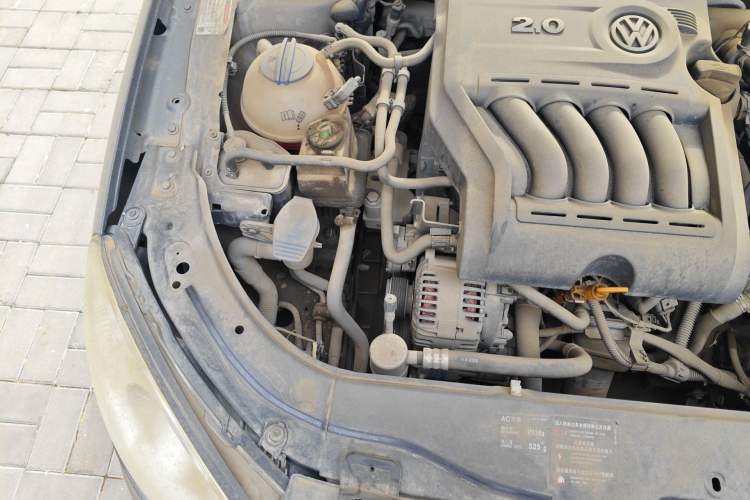 Used Volkswagen Lavida 2011 2.0L Automatic Premium Edition Engine Bay Right