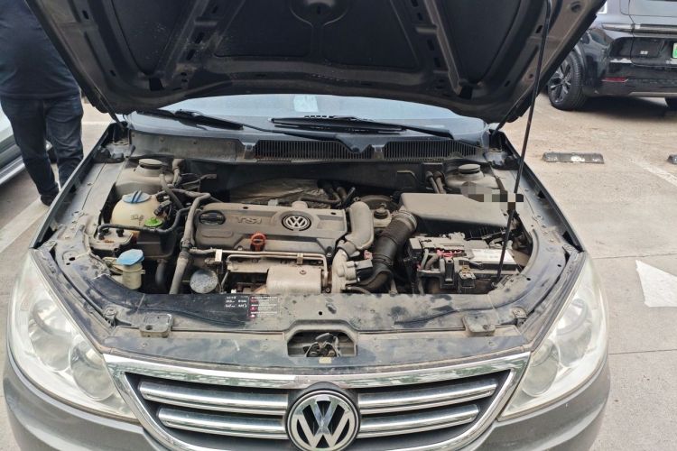 Used Volkswagen Lavida 2011 1.4 TSI Manual Prestige Edition Engine Bay