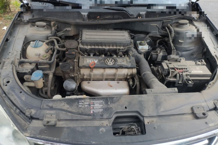 Used Volkswagen Lavida 2011 1.6L Automatic Premium Edition Engine Bay