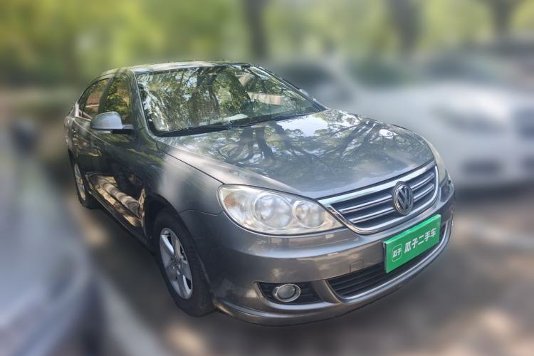 Used Volkswagen Lavida 2011 1.6L Manual - Premium Edition Front Right 45 Deg