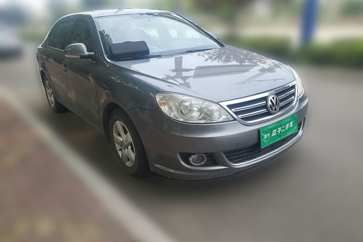 Used Volkswagen Lavida 2011 1.6L Manual - Premium Edition Front Right 45 Deg