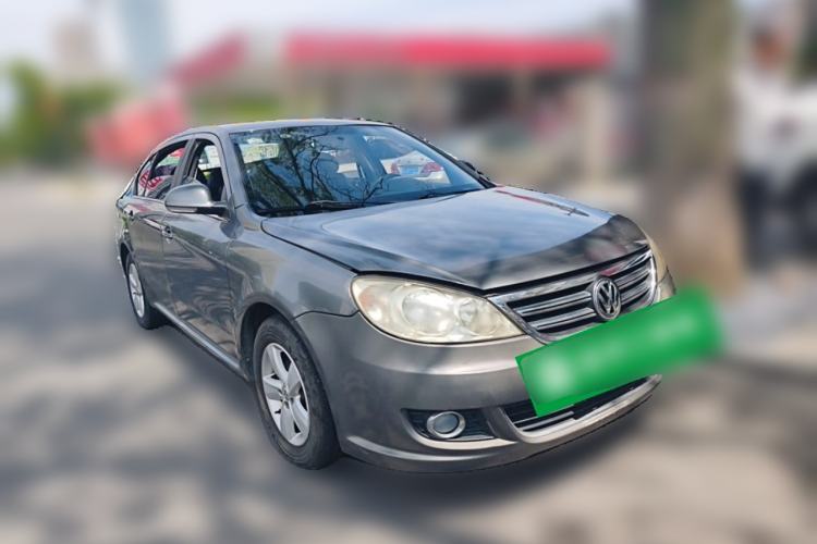 Used Volkswagen Lavida 2011 1.6L Manual - Premium Edition Front Right 45 Deg