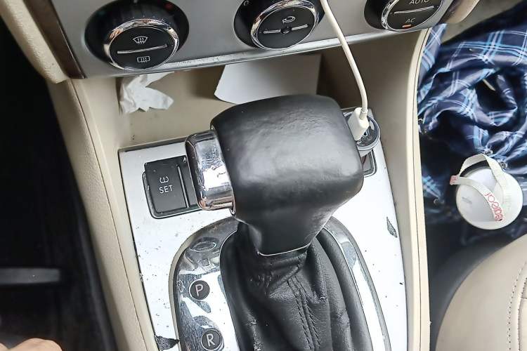 Used Volkswagen Lavida 2011 1.6L Automatic Pinxuan Edition Gear Lever
